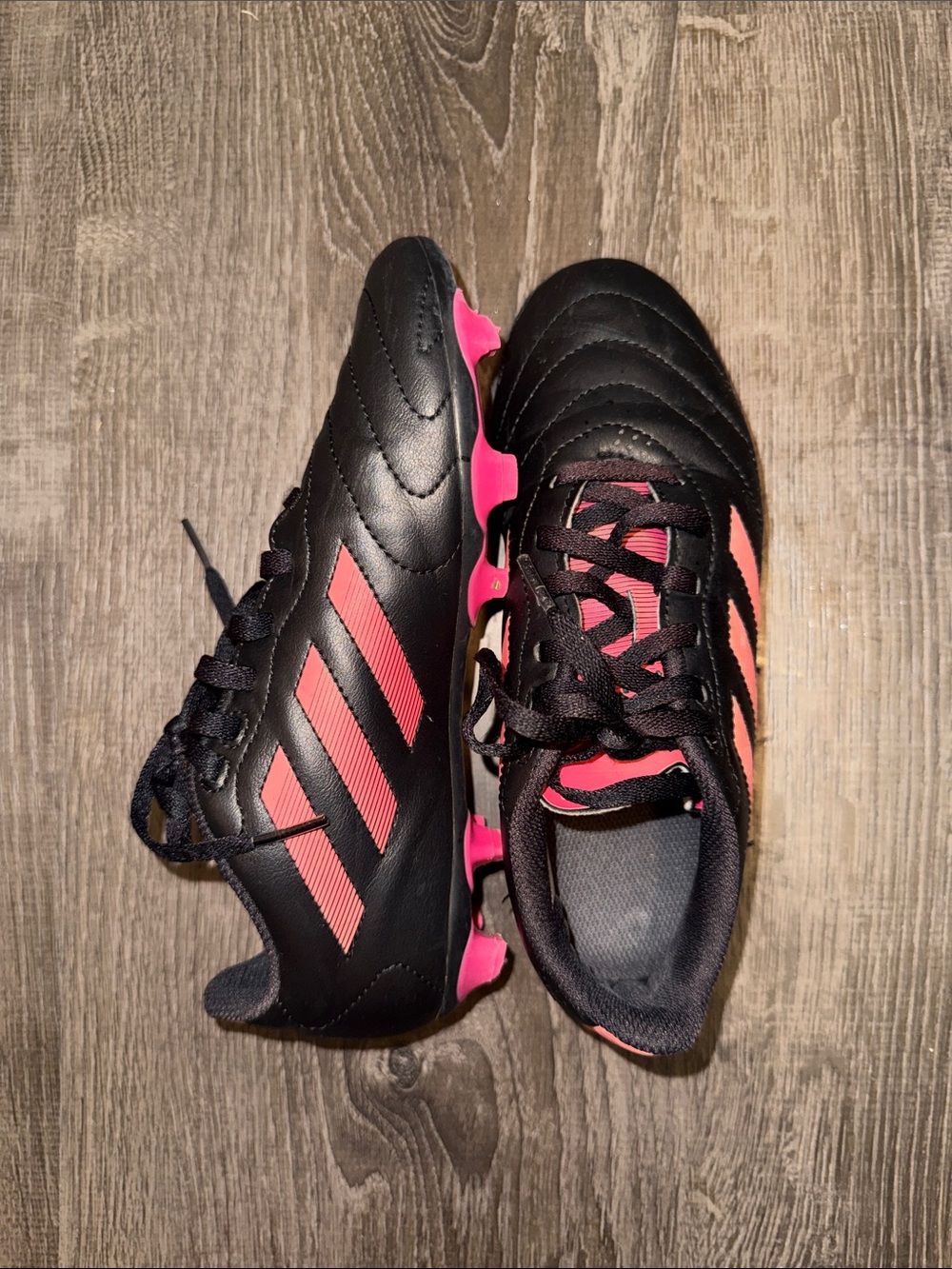 adidas Kids Black and Pink Soccer cleats size 4